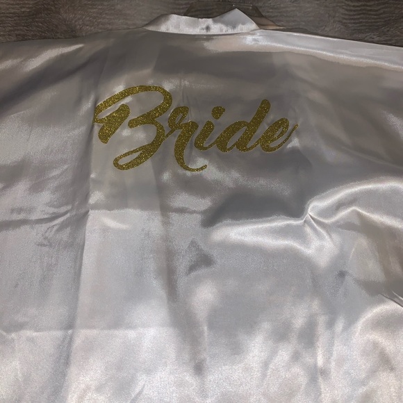 Bride’s Robe - Picture 3 of 4